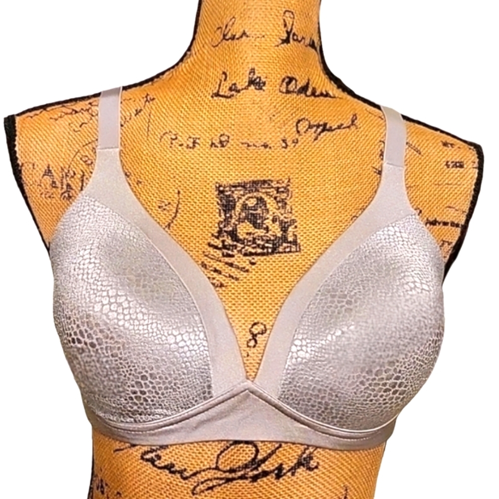 NEW Warners Blissful Benefits Back-Smoothing Comfort Wireless Lift T-Shirt Bra